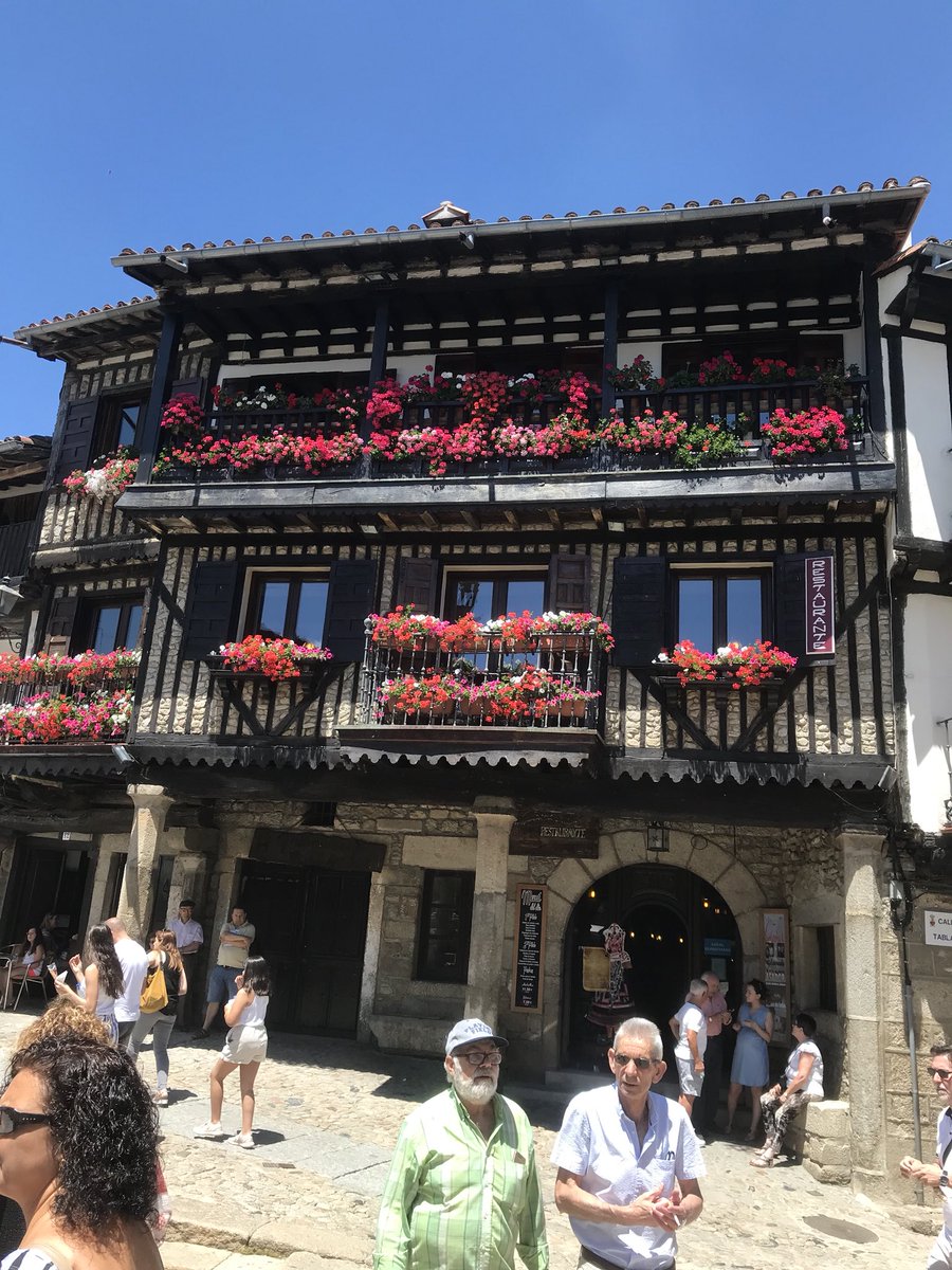 SraWolfe's tweet photo. Fui de viaje a Peña de Francia, la Alberca, Mogarraz y Burgos este fin de semana. ¡Qué maravilloso! #universidaddesalamanca #cursosinternacionales https://t.co/kQu8zEO1dB