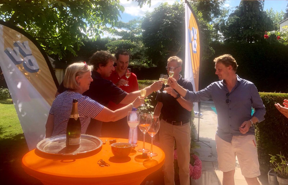 VVD MAAKT ZONNIG VERSCHIL 
#Politieke Terugblik en vooruitblik #VVD in #Almelo. 

#VVD_Zomer_BBQ na intensieve periode van campagne, onderhandelingen &amp; uiteindelijk succesvolle collegevorming. 

Nu mooi samenzijn, vooruitlopend op aanstaand politiek zomerreces.
