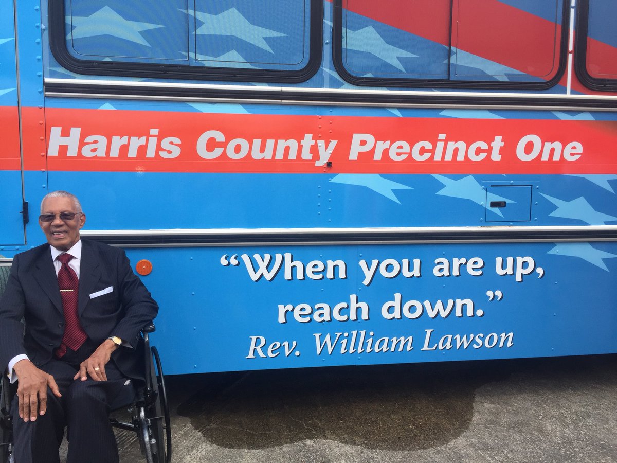 MelanieLawson13's tweet image. My dad‘s 90th birthday rolls on – literally!  Today he got to see a bus with his image on it, commissioned by a commissioner - @RodneyEllis.  My dad is thrilled! @KirkWhalum @WheelerAvenueBC @HoustonMAAC @WALIPPTSU @abc13houston @ChauncyOnTV @tracyclemons