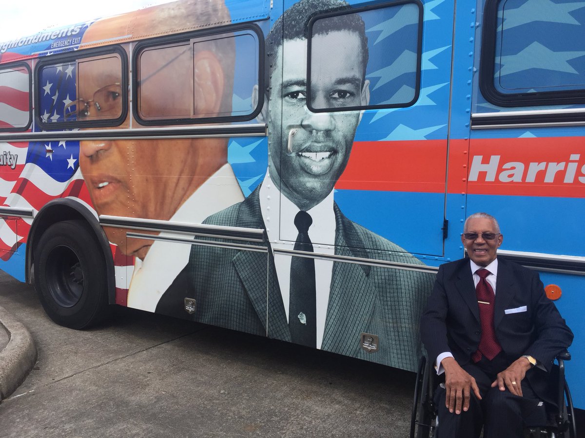 MelanieLawson13's tweet image. My dad‘s 90th birthday rolls on – literally!  Today he got to see a bus with his image on it, commissioned by a commissioner - @RodneyEllis.  My dad is thrilled! @KirkWhalum @WheelerAvenueBC @HoustonMAAC @WALIPPTSU @abc13houston @ChauncyOnTV @tracyclemons