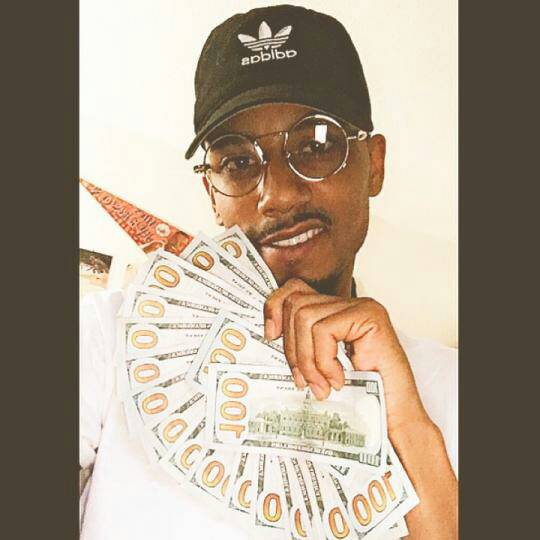 ttj2006's tweet photo. 🙌 YASSS It's time for a great show 🔥Slim_Be_Lit🔥:It’s nice out #BeG
https://t.co/ZmbOHGc6FL https://t.co/hEYJygF4FV