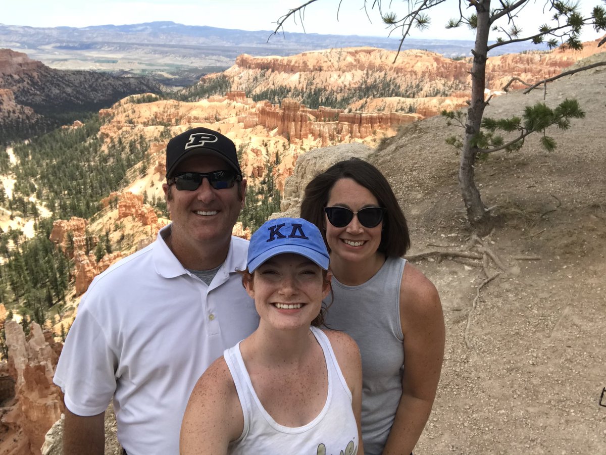 k_bee18's tweet photo. Bryce Canyon 
(14 years apart) 
Park 3/6 https://t.co/90nquV6nXH
