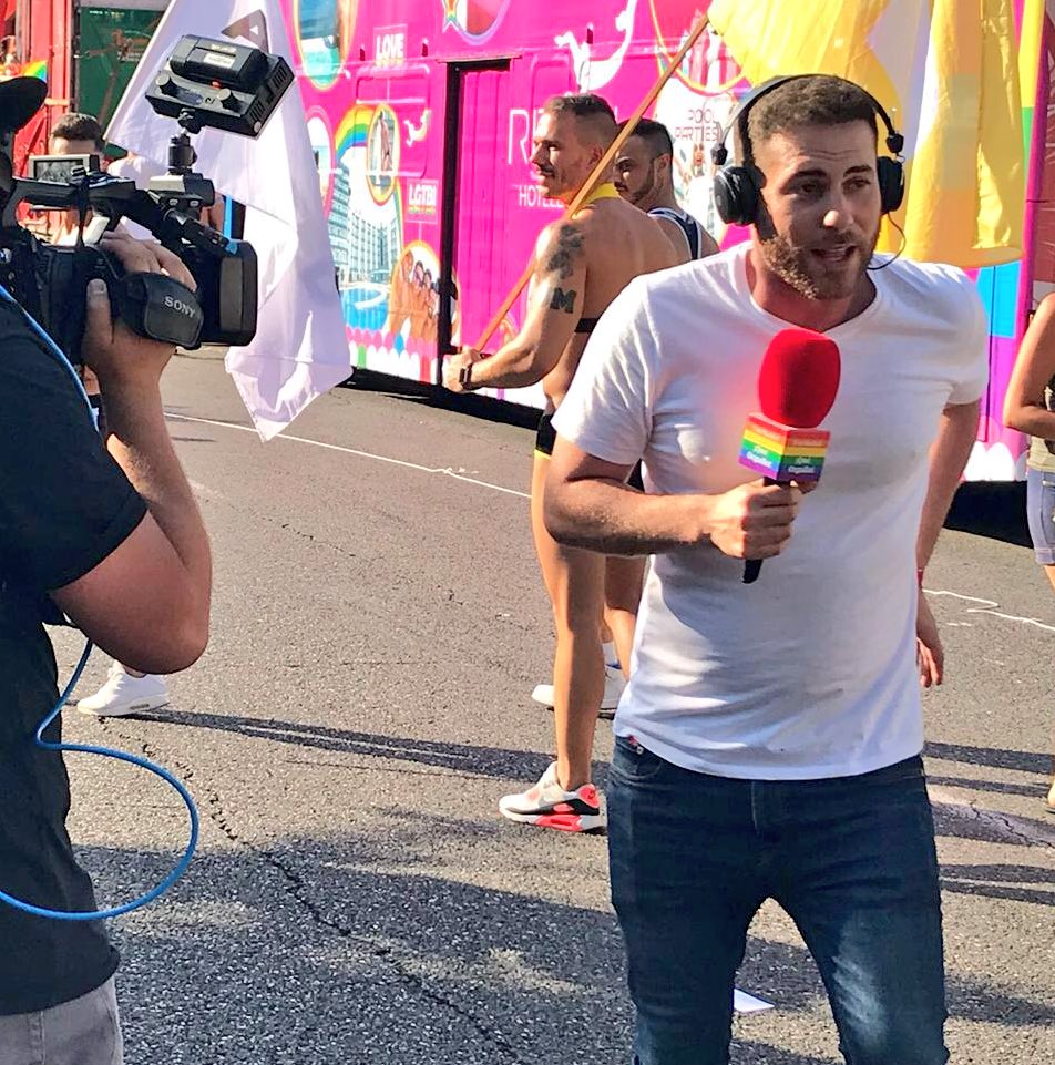 ZesarM's tweet photo. Ha sido una semana muy especial. Gracias @telemadrid por dejarme vivir y retransmitir esta #Madrid diversa. #Orgullo2018 #OrgulloTelemadrid2018 https://t.co/HKR8oHxmHA