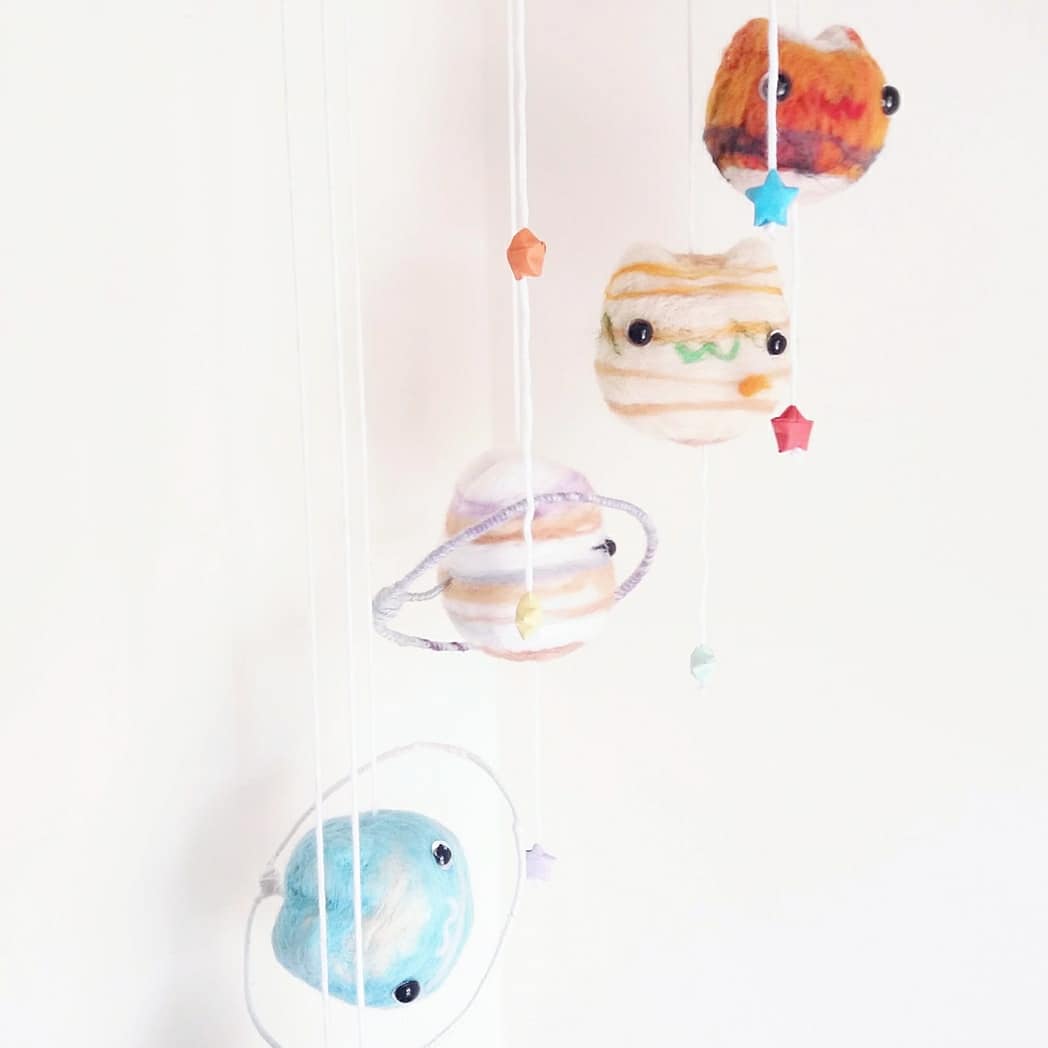 infinite_fluffs's tweet photo. Want your baby to have the sweetest most exciting dreams about the Universe?⭐🌙🌗🐱🌍☀️🌠☄⭐ #catlover https://t.co/iuv3h3AH4M
#planets #stars #etsy
#ukgifthour #kepler90 #solarsystem #SundayMorning
#handmade #BabyShower #astronomy #vegan #art #AnimalRights #PlasticsAction https://t.co/p9cpP09aCw