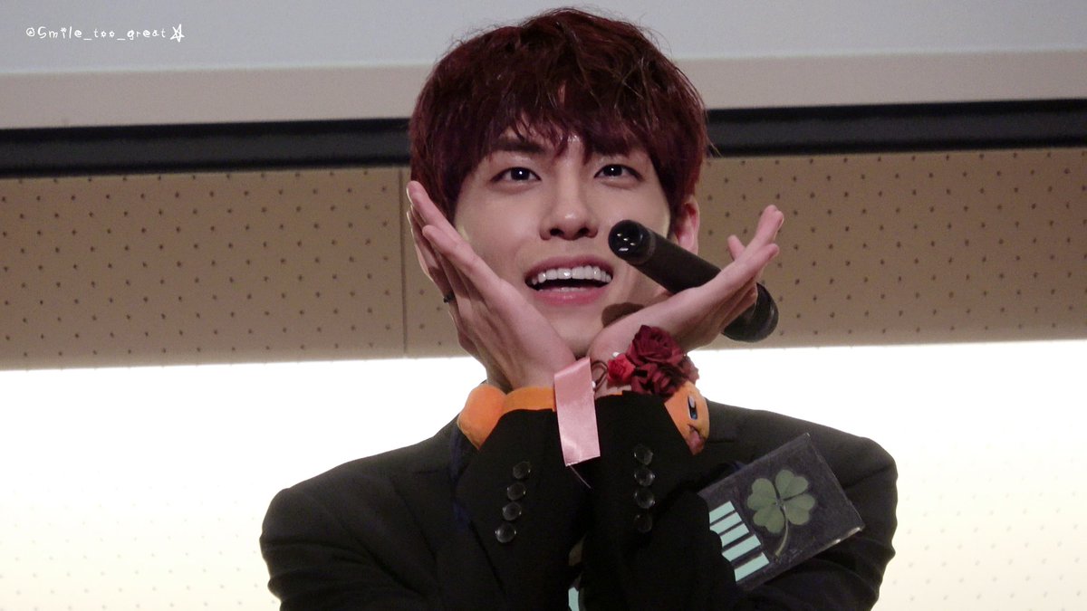 Smile_too_great's tweet photo. 180708 종로 팬싸인회
#DAY6 #데이식스 #원필 #Wonpil https://t.co/x3Ga2hpmVb