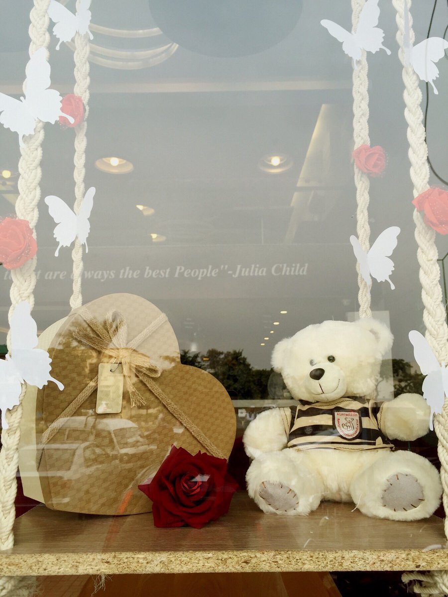 EventsQn's tweet image. Sweet affairs #Valentines day display