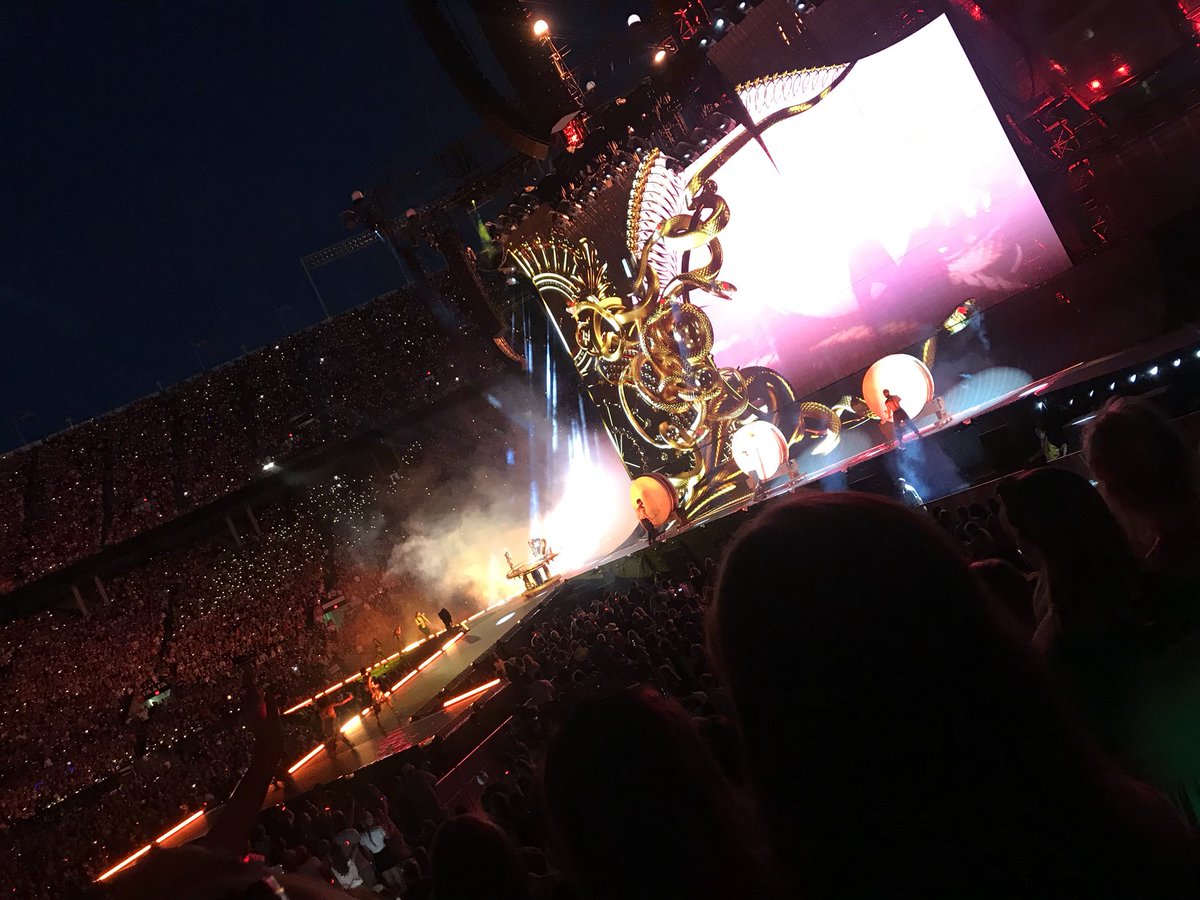 CampbellSawyer's tweet photo. “and in the death of her reputation, she felt truly alive” 🖤 @ReeceWallick #RepTourColombus https://t.co/OvhabdQSmt