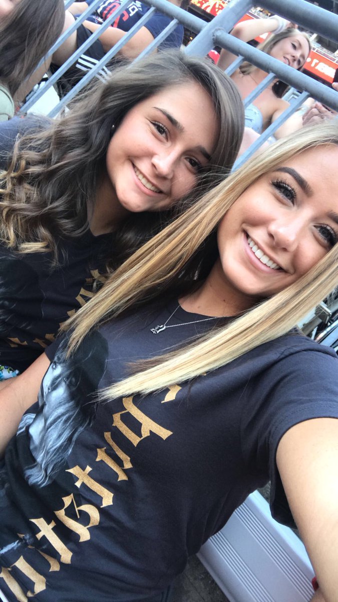 CampbellSawyer's tweet photo. “and in the death of her reputation, she felt truly alive” 🖤 @ReeceWallick #RepTourColombus https://t.co/OvhabdQSmt