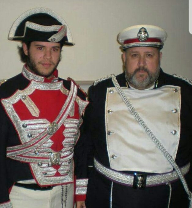 AmEstrellaJaen's tweet photo. Un día muy triste para nuestra agrupación musical. El Señor se lleva a un cofrade, a un músico y a un amigo ejemplar. D. Félix Díaz, descanse en paz. Condolencias a sus familiares y amigos, en especial a nuestro compañero @Pedro_Madaleno, su hijo.

#DEP #Amigo https://t.co/VgIj0lR0Ku