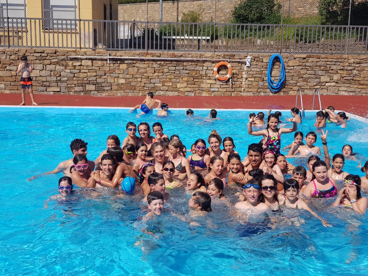 colborreda's tweet photo. Després d'un matí de rodatge, ens mereixem un bon bany! Des de Colònies a Borredà ens sumem a la campanya "Mulla't per l'esclerosi múltiple"! #2atanda #estiu2018 https://t.co/giYwwCfwod