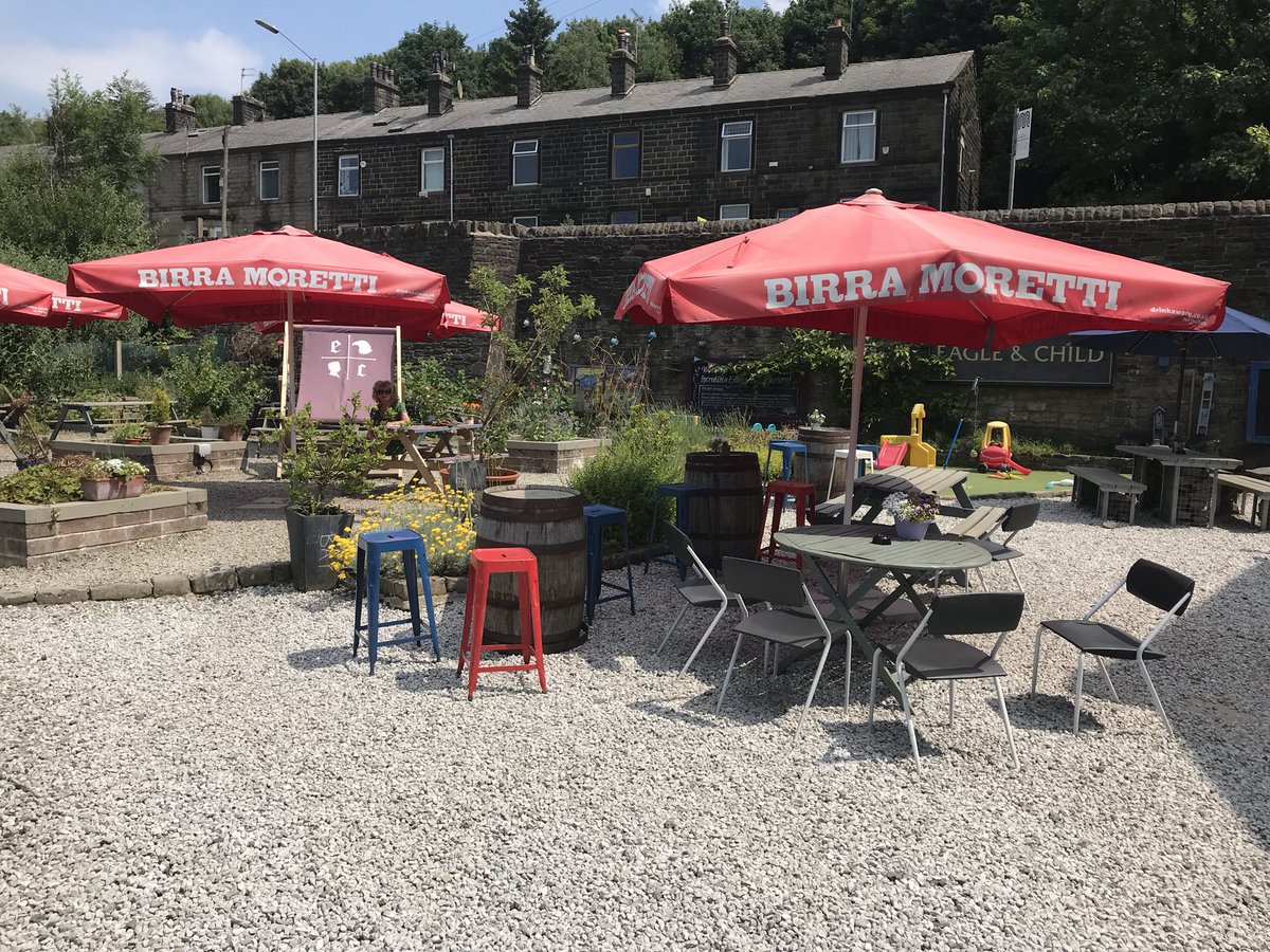EagleChildRammy's tweet photo. Ambitious chef who likes working with fresh and #homegrown produce and looking for a new challenge? Well we’re recruiting a passionate chef de partie to join @chefsforshaw and our award winning team! https://t.co/gWyieFcu7G