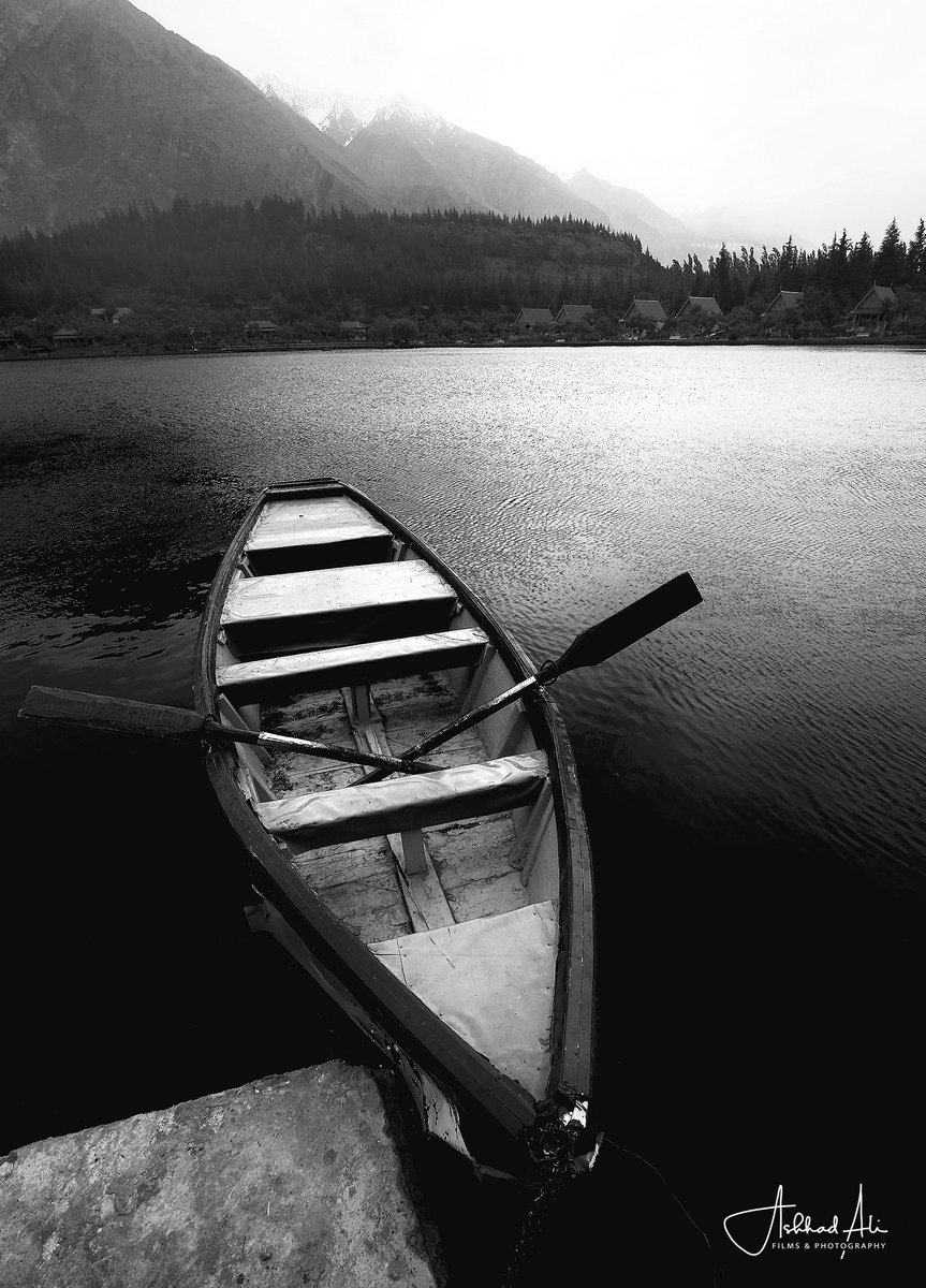 ashhadali92's tweet photo. Boat to a heaven called Shangrilla. 

#nature #landscapes #photography #boat https://t.co/nYdyOoWrGi