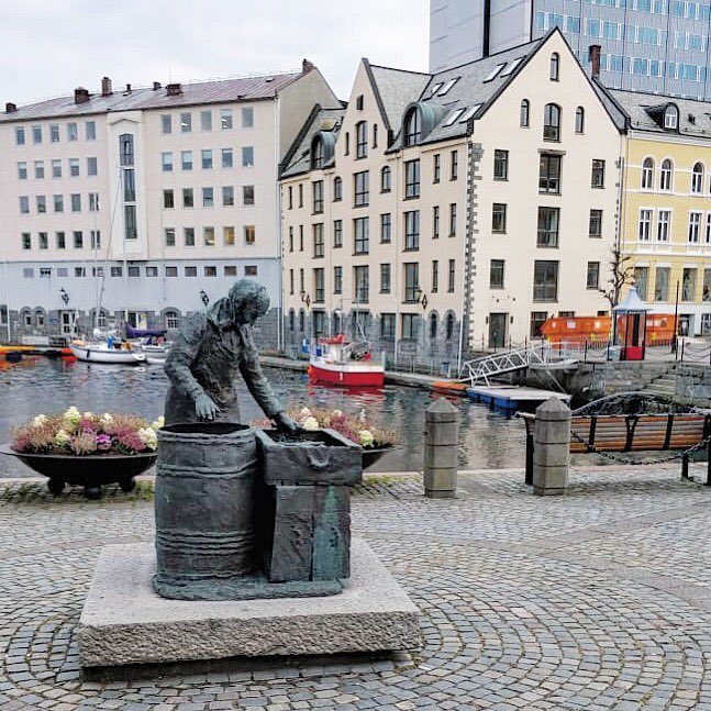 traveljetter's tweet image. Hmmmm, the message could be to recycle? #travel #traveldiary #travelbug #travelmore #explorer #instagood #wanderluster #exploretheworld #photography #exploretocreate #thecreatorclass #travelblogger #traveling #backpacker #worldtraveler #aroundtheworld #adventure #vacation