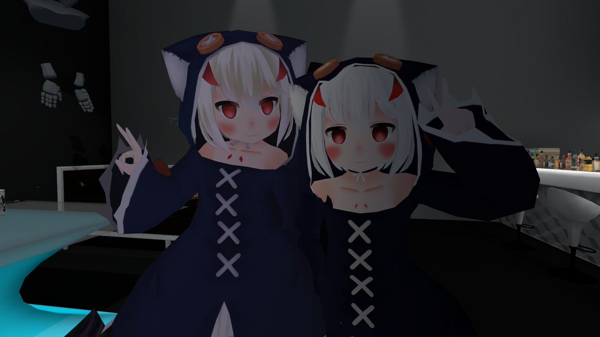 はるる A Twitter にせきゃーっと ということで ねこますさんとツーショットのらねこま のらきゃっとさんはいないけどね 今度は三人で撮れたらいいな 予想以上に似ていたので嬉しかったです W Vrchat ねこます のらきゃっと