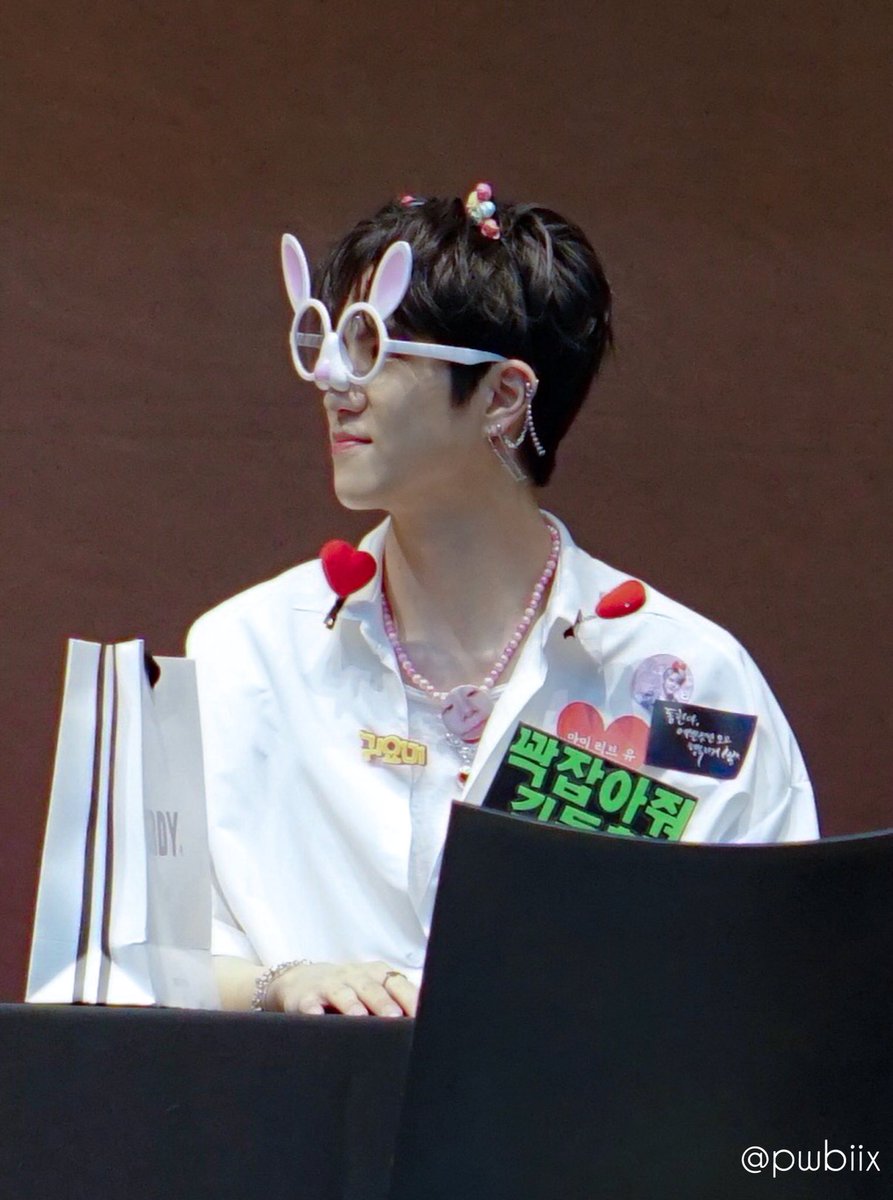 dxublebee's tweet image. 180708 목동 팬싸
#김동한 #선셋 #DONGHAN #SUNSET

아니 코가ㅠㅠㅠㅠㅠㅠㅠ 너무 귀엽자나ㅜㅜ
แง จมูกน้อนนนนนนนนนน ; ____ ;