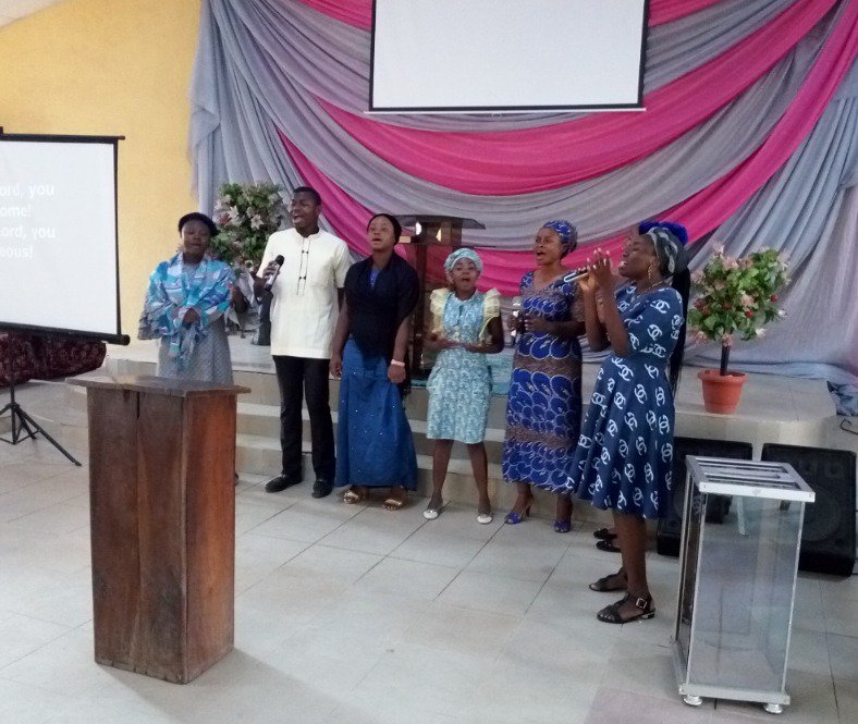 nccfogunstate's tweet photo. Spirit-filled ministration by the choir. #sundayservice #nccfogunstate https://t.co/LRA43v8cW2