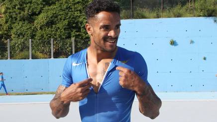 Gazzetta_it's tweet photo. Sì! @Andrew_howe12 vola i 200 in 20"47: a #Rieti strappa un pass per gli Europei di #Berlin2018 @atleticaitalia https://t.co/xw3lS6Hfw8 #atletica https://t.co/2suGDHLHrO