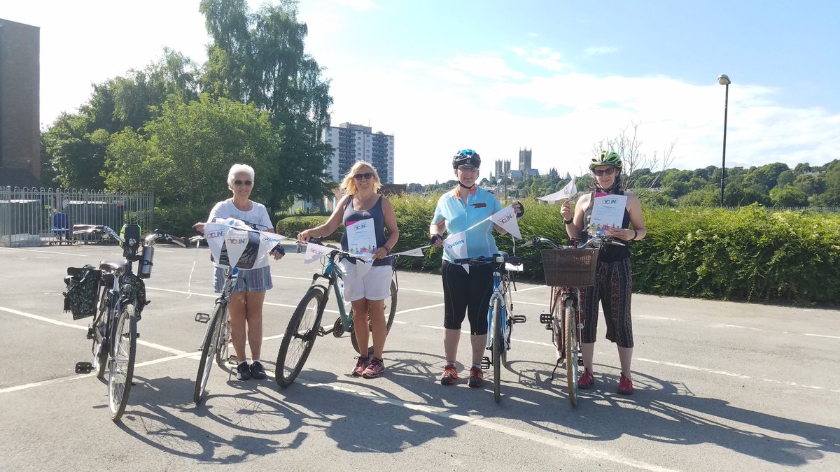 Melaniecycles's tweet photo. Fantastic Lincoln @wearecyclinguk Women's Festival of Cycling #WFOC2018 ride to 1940's Woodhall Spa! Great fun even in the hot sun and a great mix of @HSBCUKBreeze &amp; @WeAreCyclingUK women :) #breakthemould #cyclelib @ThisGirlCanUK @ActiveLincs @sustrans https://t.co/KbOf1Mf4fK