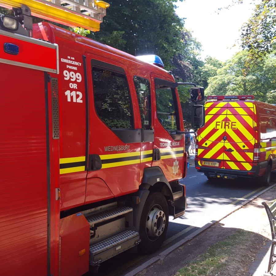 We’ve had a great day at the #Tettenhall #SummerFete organised by @TettenhallRT 😊 our very @TechRescueWMFS 🚒 has been there with activities for children and @WolvesMayor popped along to say hello too! @WolvesCouncil @WestMidsFire @wldavies27 #summer 😎