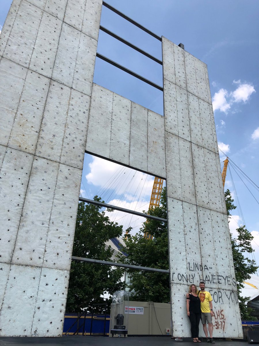 Get to the O2 before next Sunday and check out real life Hollywood tales, film props and amazing #billmack artwork, supporting the original Hollywood H ⁦<a href="/HollywoodHTour/">Heart of Hollywood Tour</a>⁩ Also, features graff from 1977, oldest graffito in my photo collection #whoslinda #whereslinda