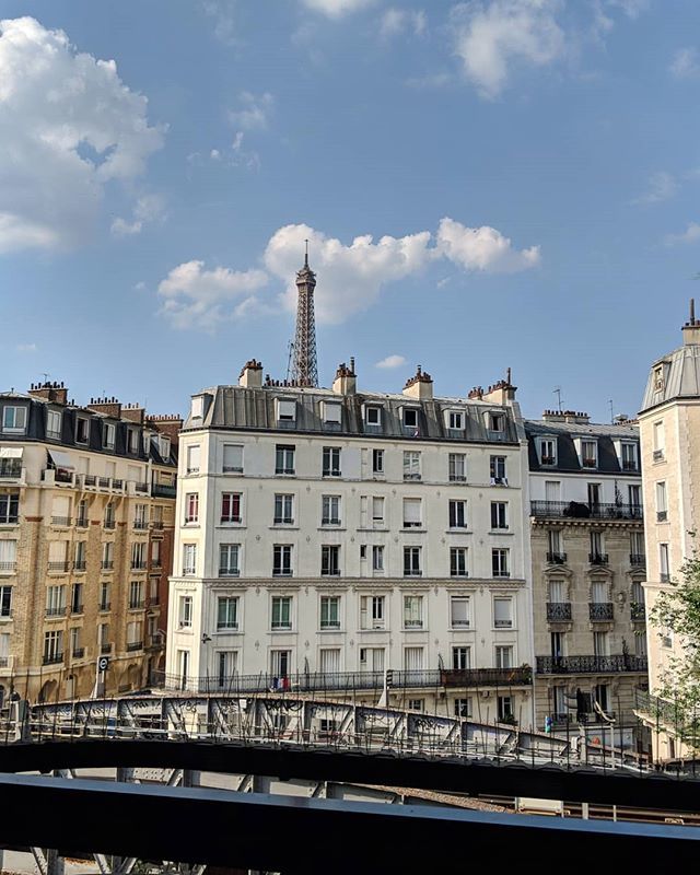 ezerror's tweet photo. I've had worse views #checkin #paris #holibobs https://t.co/WCM2vPDu78 https://t.co/17f8k6LdLb
