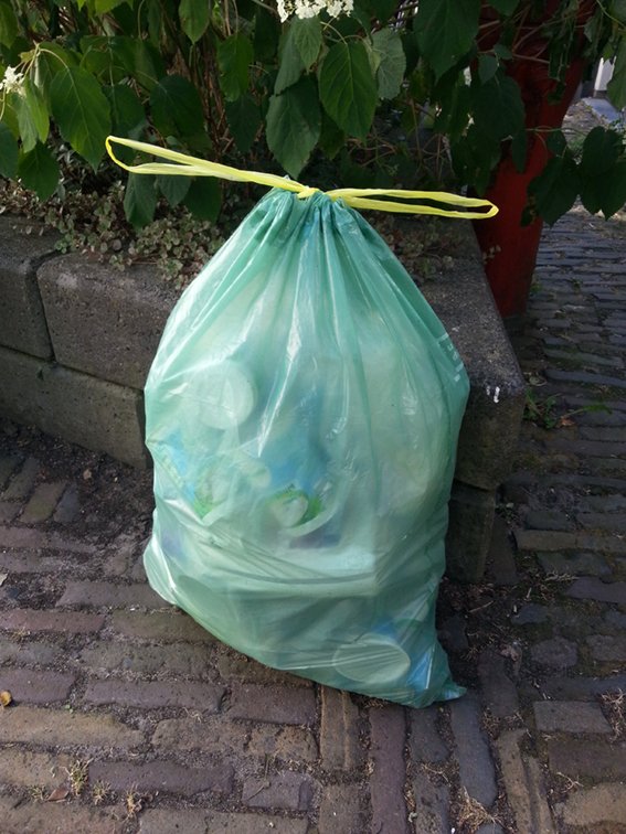 In de buurt Sint Marten (dus niet Sonsbeekkwartier) zal vanaf dinsdag  10 juli het PMD-afval in zakken, om de twee weken huis-aan-huis worden  opgehaald. Meer info op de wijksite: sintmartensonsbeekkwartier.nl/nieuws/tijdeli…
