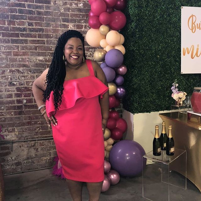 CheneseLewis's tweet photo. Showtime! Getting ready to moderate the @NewOrleansNaturalHairExpo Brunch panel! #NONHE #EssenceFest https://t.co/zUm1Yye4UJ https://t.co/izzEBCc5qH