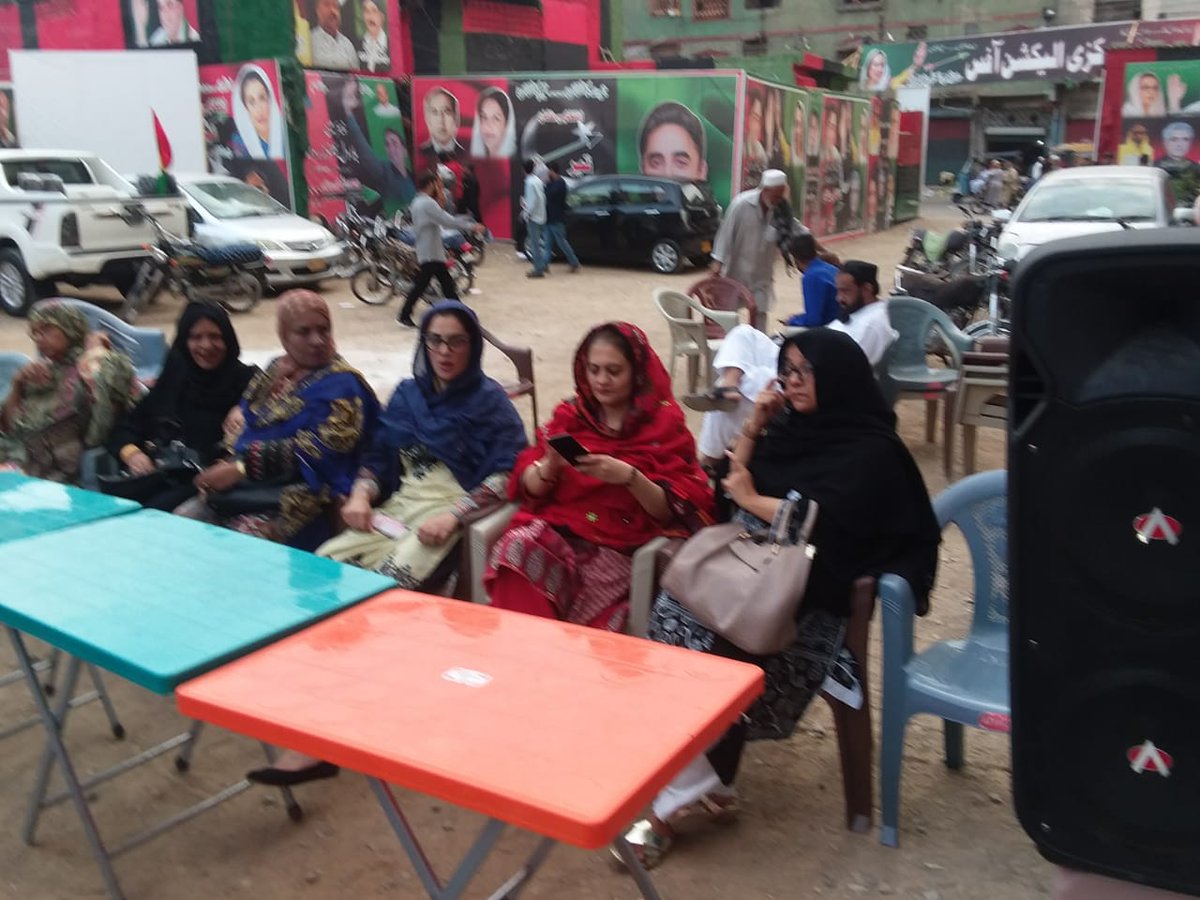 Sadiajavedppp's tweet photo. Attended ladies meeting in lyari Chairman @BBhuttoZardari constituency #NA200 https://t.co/KoUfpKdVvn