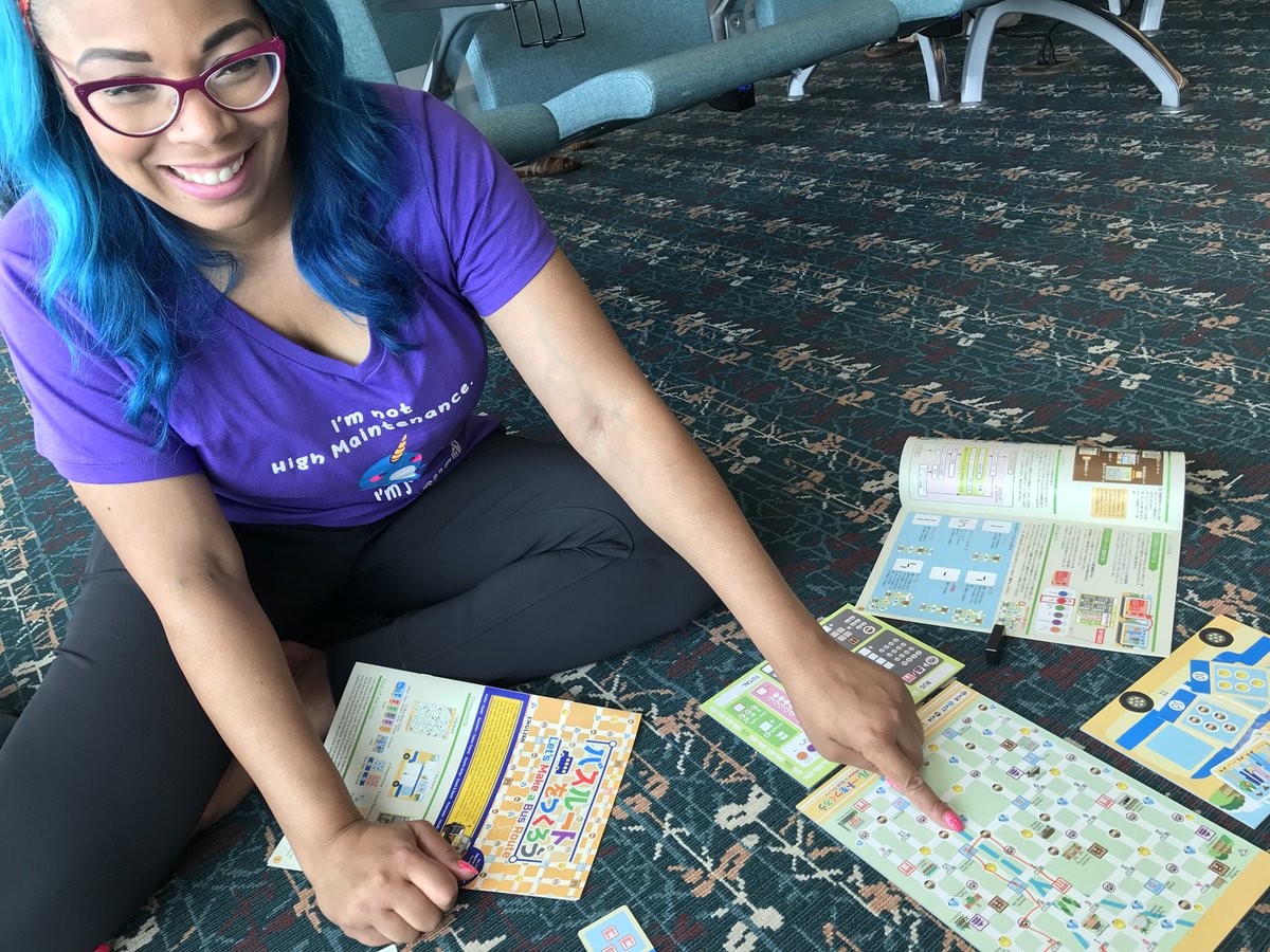 SenFoongLim's tweet photo. @boardgamerpinup quickly runs through #LetsMakeABusRoute with me prior to boarding her flight #MustPlay - bye @dtconofficial! https://t.co/TK28XastCW