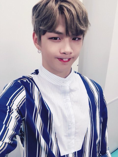 kangdanielpics's tweet photo. daniel fancafe update https://t.co/St3PVdB1pt