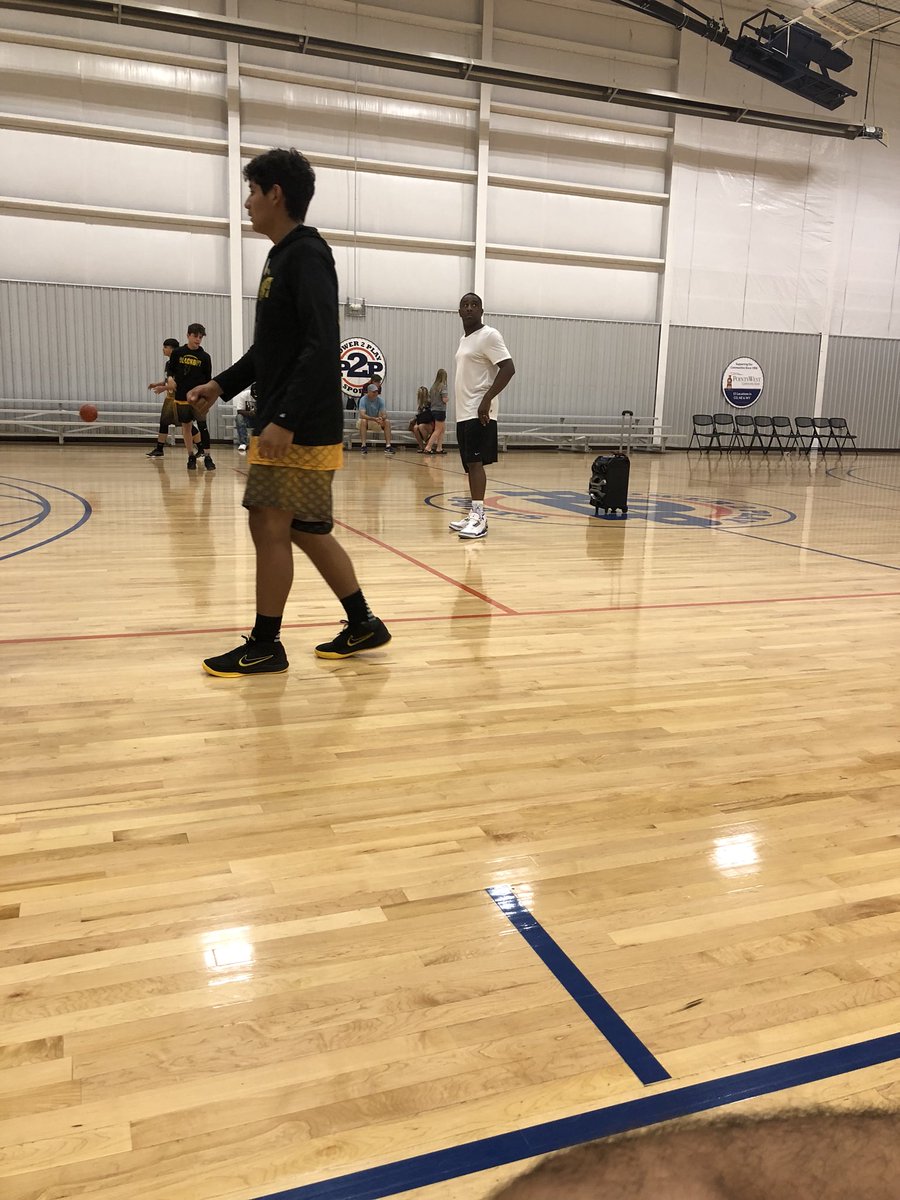 Webble101's tweet photo. Making sure his guys are hyped for the game #AAUbingo @aau_bingo https://t.co/OZMisfi5ox