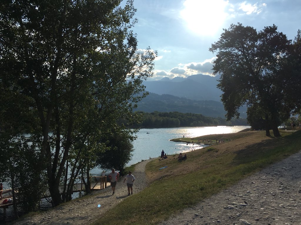 Bethahealey's tweet photo. Time for a dip #passey #lake #hotdog https://t.co/3rEfka7Xwg