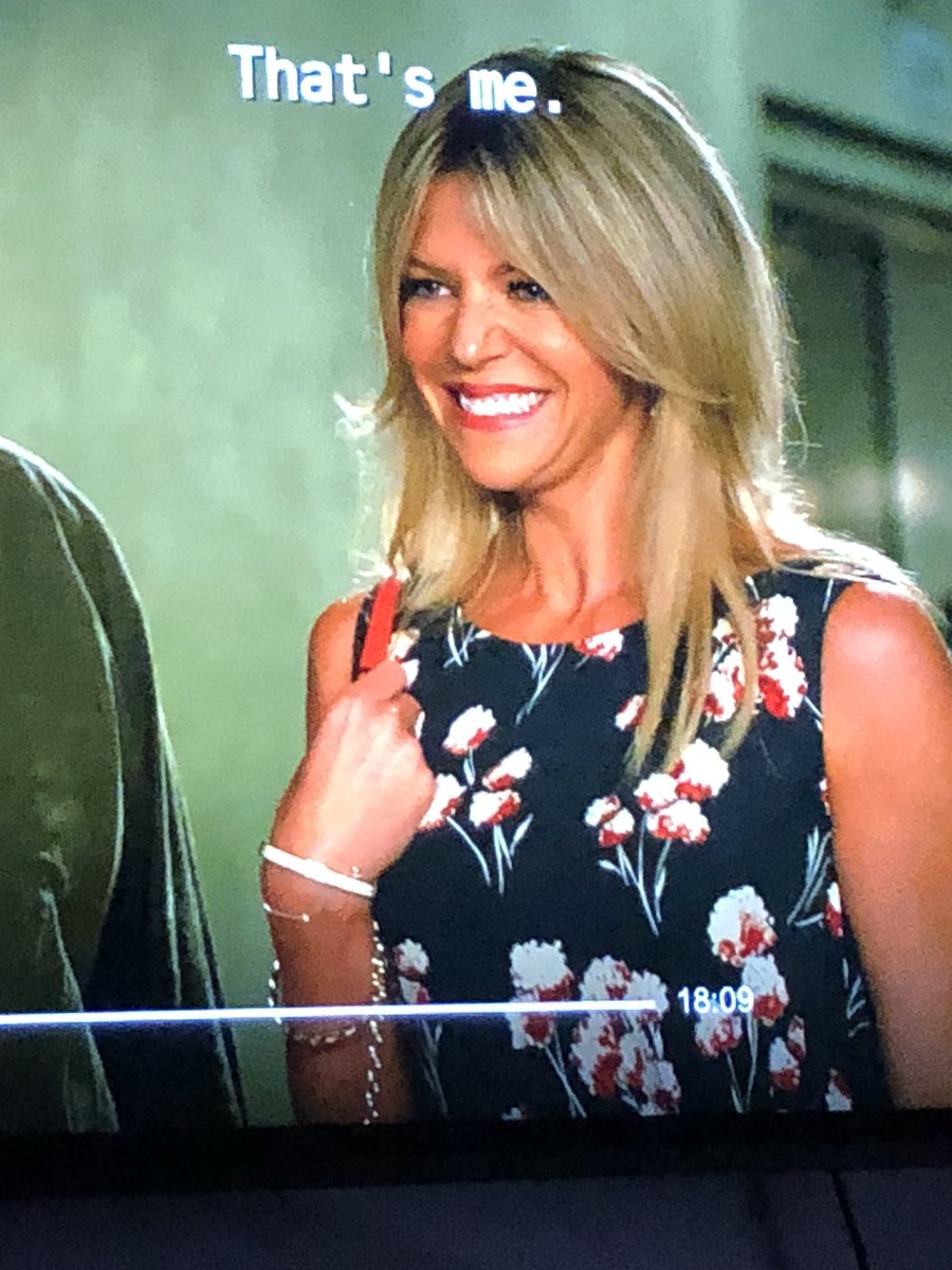 LorenzoTeves's tweet photo. Why is there a bird on New Girl??? #shutupbird @CultureBuffPod https://t.co/5KVP2Sp7aH
