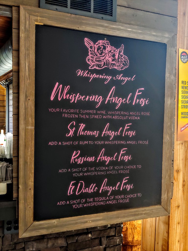 EverlongCreativ's tweet image. Frosé all day! I painted this beautiful chalkboard last week for Park Tavern and finally got to sample the crisp Whispering Angel rosé that sounded so refreshing as I worked. 
Design by the talented Monica Sheppard ♥️
#chalk #chalkmenu #chalkart #froseallday