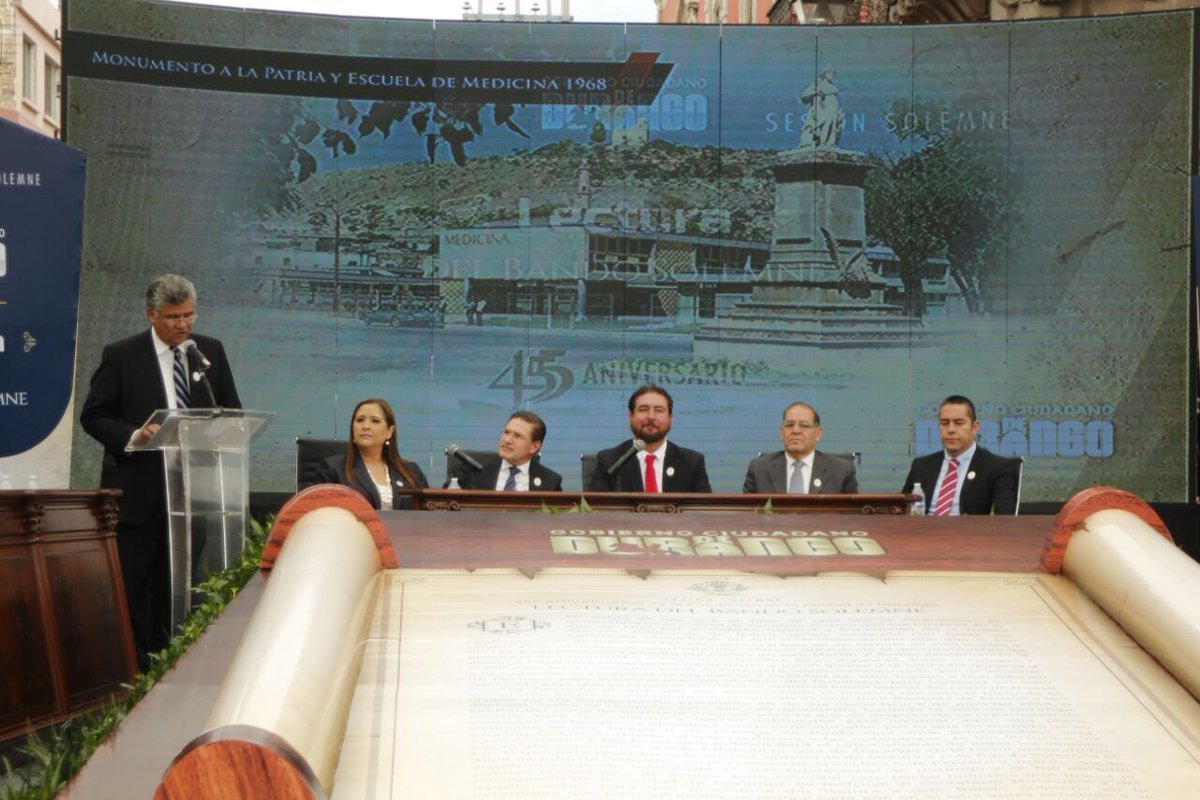 AispuroDurango's tweet photo. Quiero reconocer el trabajo y el esfuerzo del Presidente Municipal @herreraduenweg por seguir impulsando el desarrollo de Durango, así como a los síndicos municipales que contribuyen a crear mejores espacios para los duranguenses. 
#Durango455 https://t.co/i4MaQplEgm