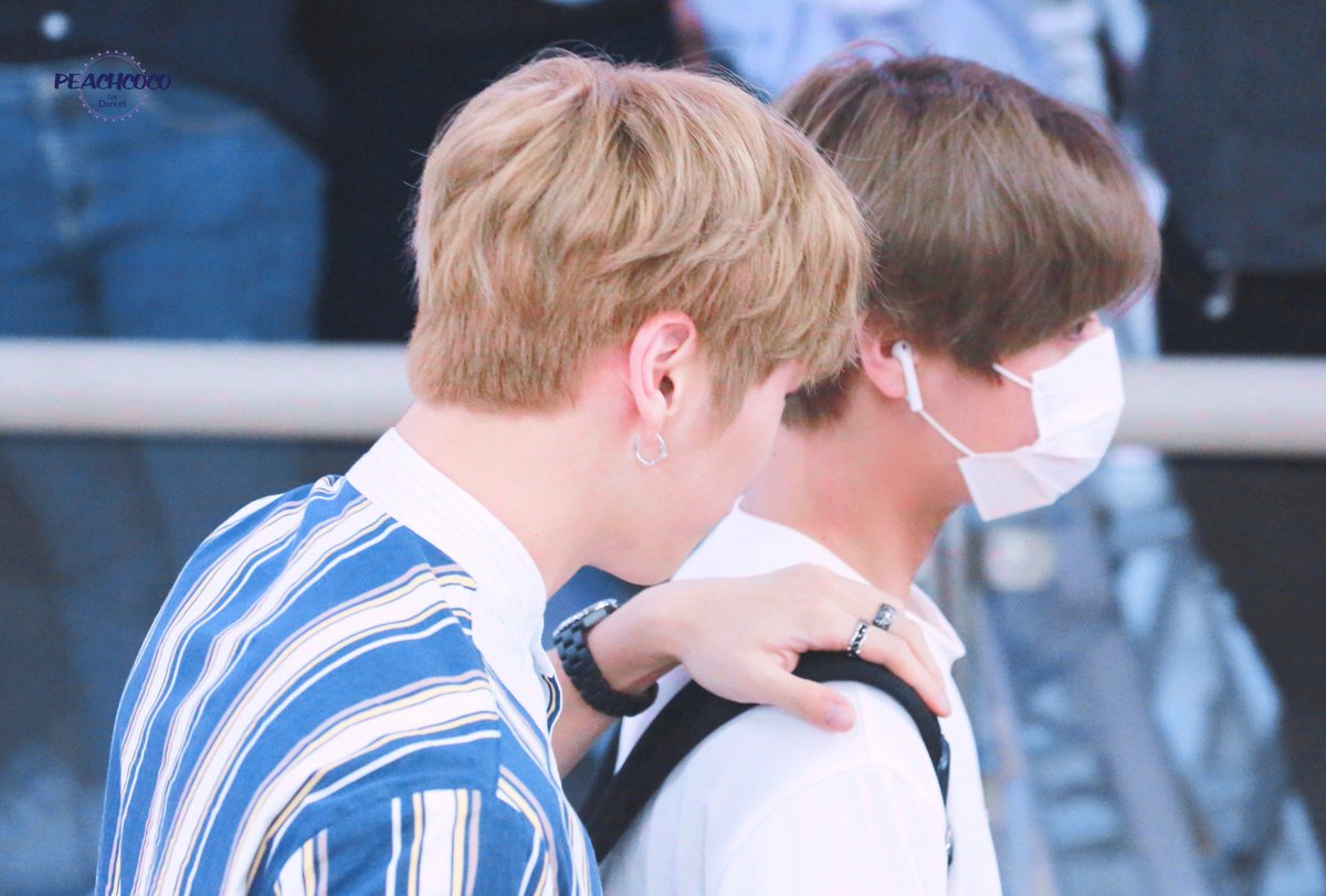 peach_coco1210's tweet photo. 180708 GMP ���국💙
#워너원 #강다니엘 #KangDaniel https://t.co/IGAFa2uxqg
