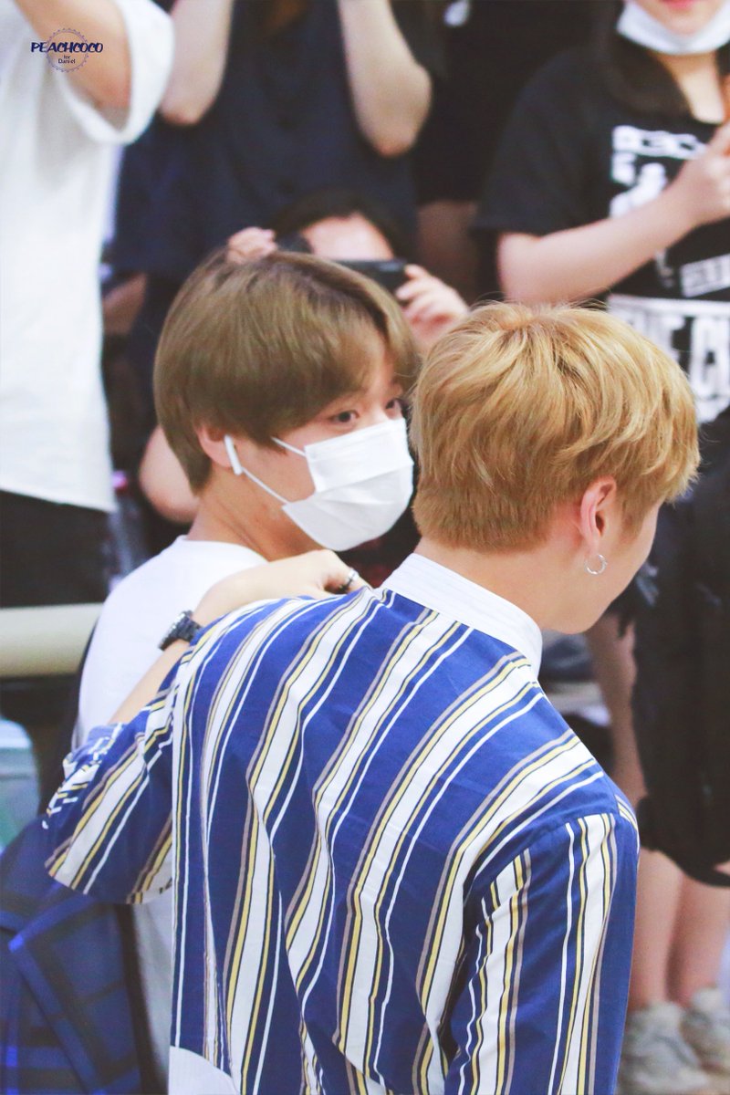 peach_coco1210's tweet photo. 180708 GMP ���국💙
#워너원 #강다니엘 #KangDaniel https://t.co/IGAFa2uxqg