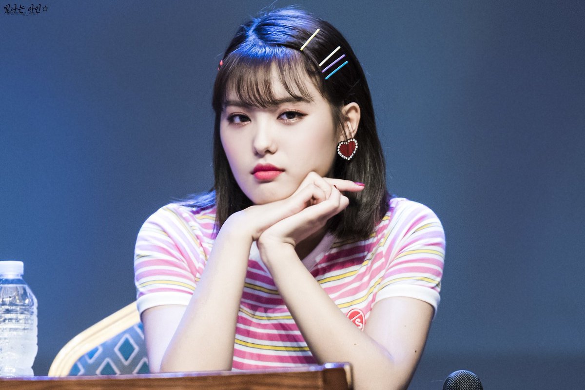 So many Korean girls look like Ahin from MOMOLAND 