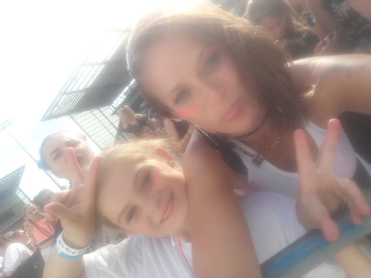StampCarlene's tweet photo. #littlemixcolchester shout out to zoe https://t.co/SZtQcrTDJL