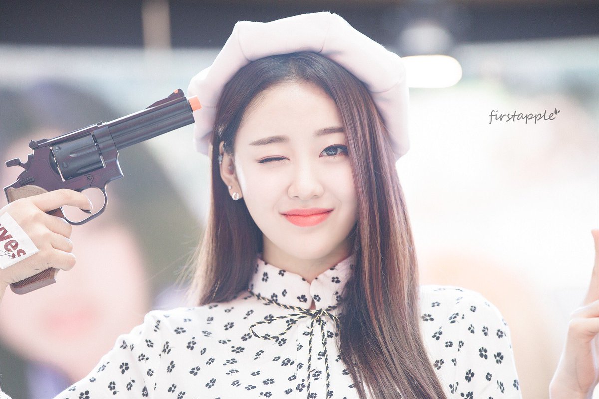 LOONALOOKS's tweet photo. https://t.co/v0qDVjQqQ7