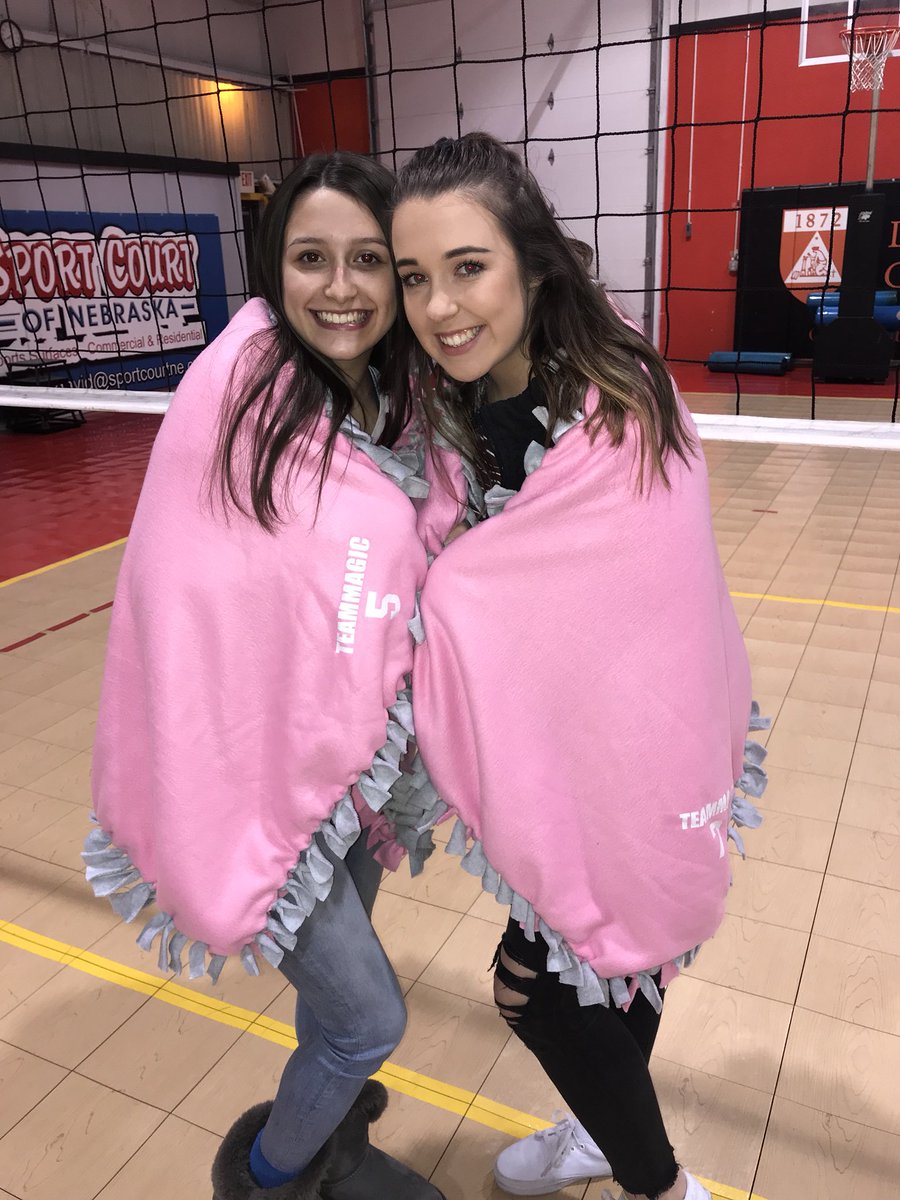 Cass__Courtney's tweet photo. Happy birthday pretty girl! Thanks for making practices less dreadful😂 Love ya sm! 💜💜 https://t.co/vG1ndVfPhe