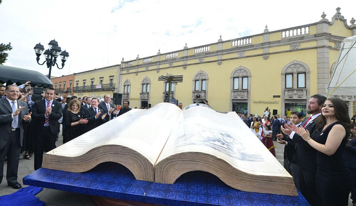 Reitero el compromiso de seguir trabajando en coordinación con el <a href="/gobmx/">gob.mx</a> y con los gobiernos municipales para continuar con más proyectos y más obras para generar las condiciones dignas que el duranguense merece, mediante mejores servicios y más empleos. 
#Durango455