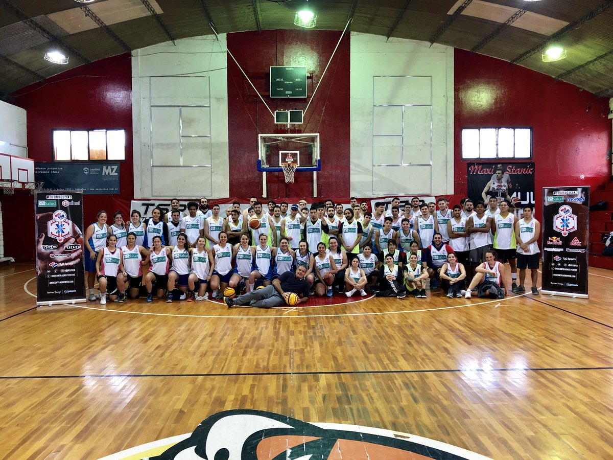 AllNetSports1's tweet photo. Gran convocatoria de la primer etapa del #TourUCU3X3 ! @AllNetSports1 Proveedor Oficial de la Indumentaria de todos los eventos de @recontravale5 @juliolme y su equipo de UcU Eventos ! https://t.co/XU6trubctO #AllNetTeam https://t.co/qWUJzEUFtK