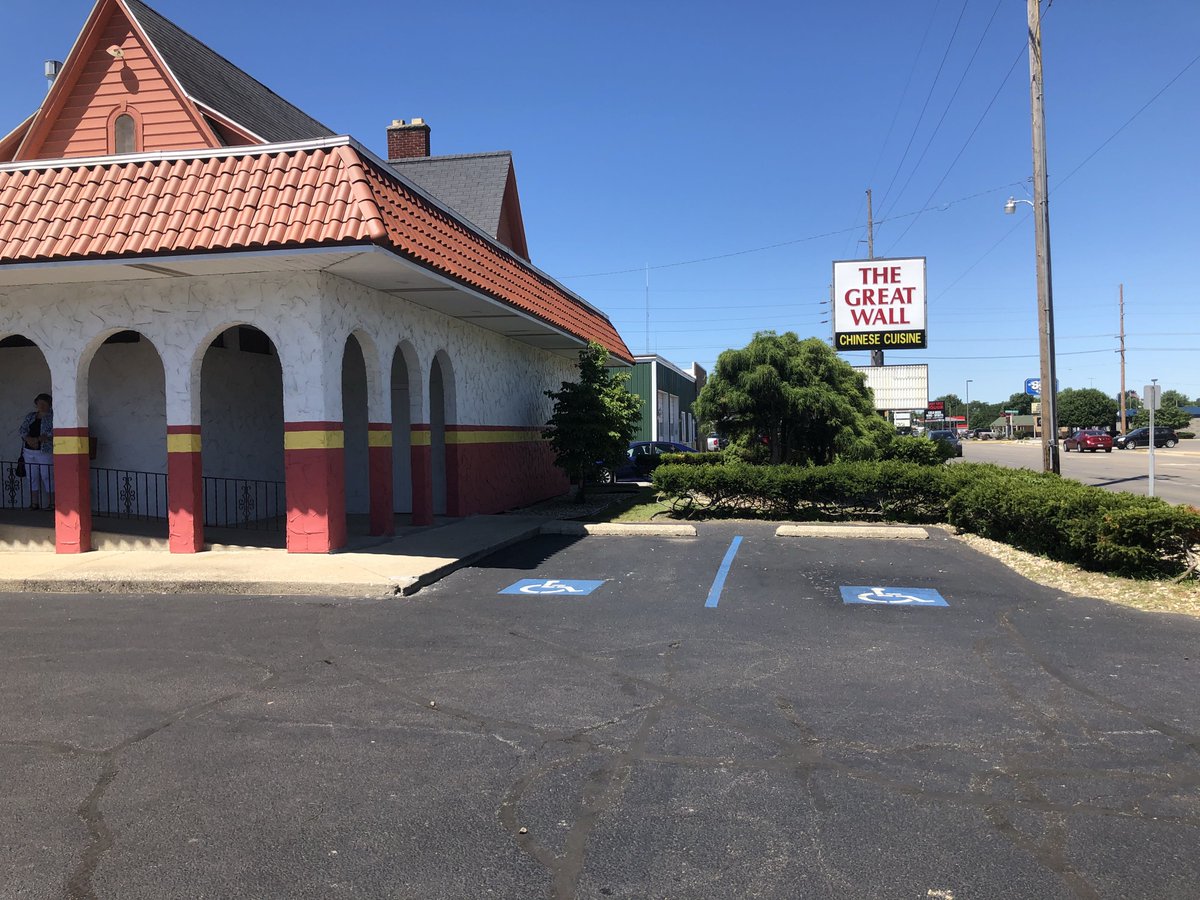 ShawnanigansLLC's tweet photo. Today Warsaw says goodbye to one of the best restaurants in town.  The Great Wall has been a staple in the community and an inspiration of family business.  Joni knew everyone when they walked in the door and always asked about your life.  This is a sad day.  You will be missed. https://t.co/bgPVRKiNb1