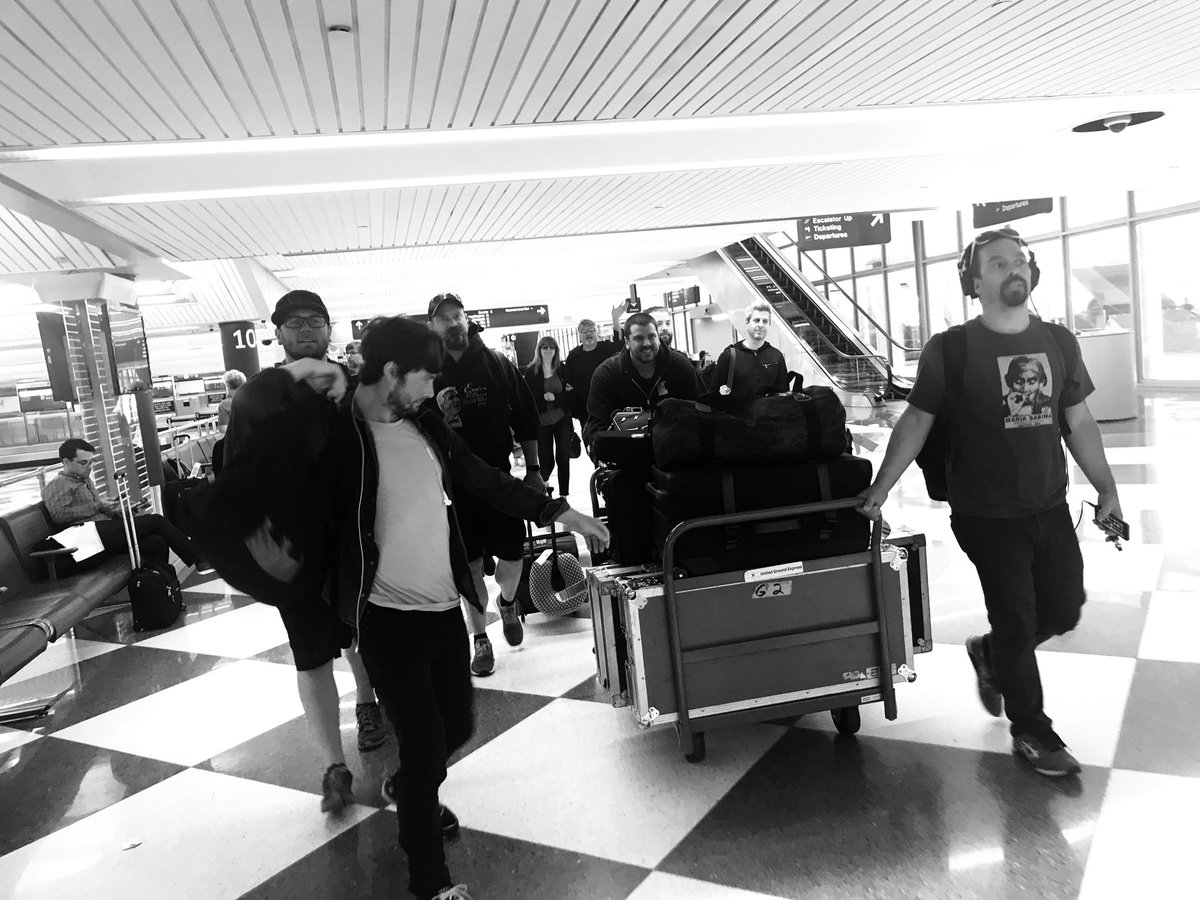 mike_gordon's tweet image. Made it to Chicago. Join us this evening at @LiveinLP !!