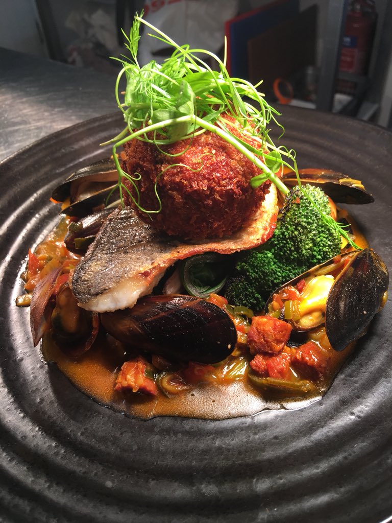 Peppermill42's tweet photo. Couple of popular specials on this weekend - taste of chicken &amp; pan fried sea bream  #specials #eatingout #goodfood #foodie #thepeppermill #billingham #teesside #supportyourlocalbusiness https://t.co/SYCYynQwyP