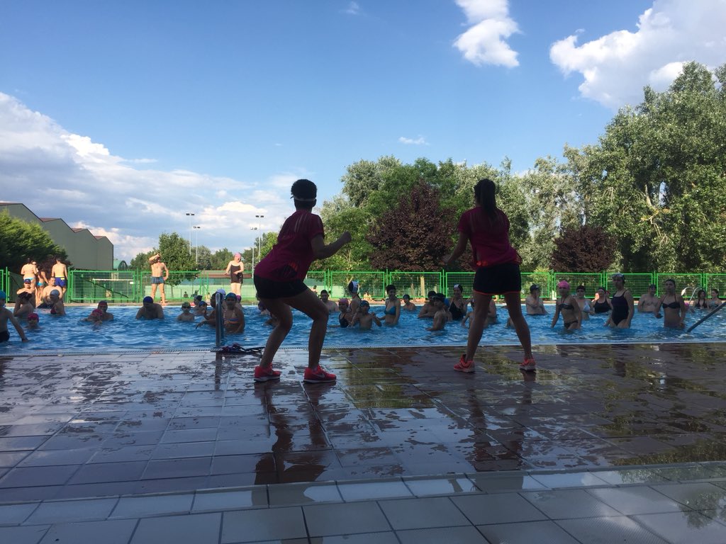 AZDEM_Zamora's tweet photo. Estamos poniendo punto final al #Mojate2018 con un poquito de zumba gracias a #ActivaPilates 😉 https://t.co/ZCk07EXEpB