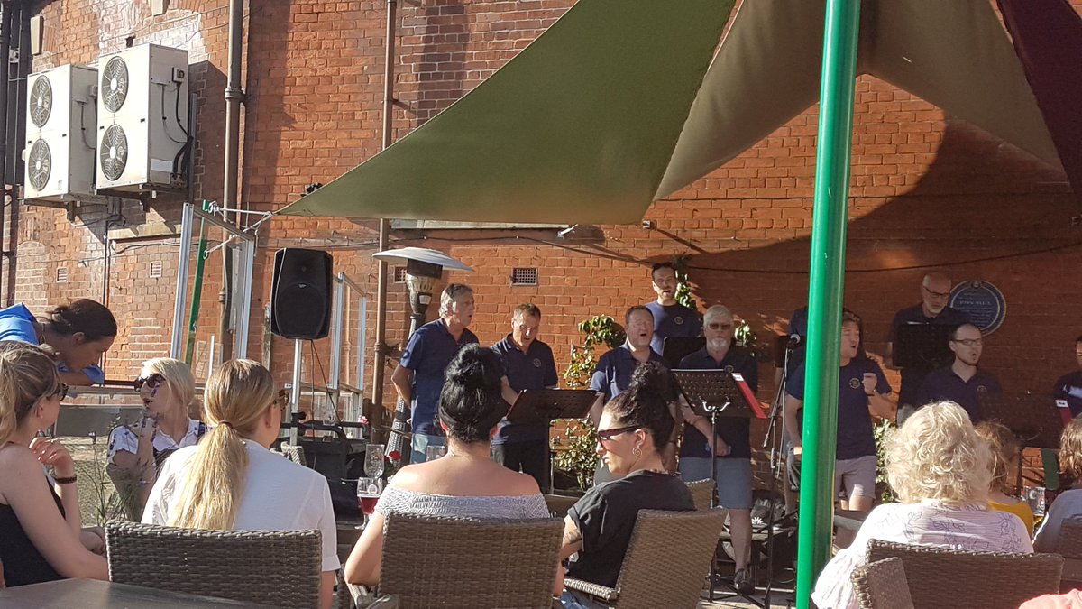 #Nepal2018 fundraiser in the beautiful evening sunset <a href="/McCoysCoffee/">McCoy's Coffee</a> . Thank you to all <a href="/SMCHull/">SMCHull</a> friends,  parents , pupils and staff who have come to support. <a href="/SMCPerfArts/">SMC Performing Arts</a>