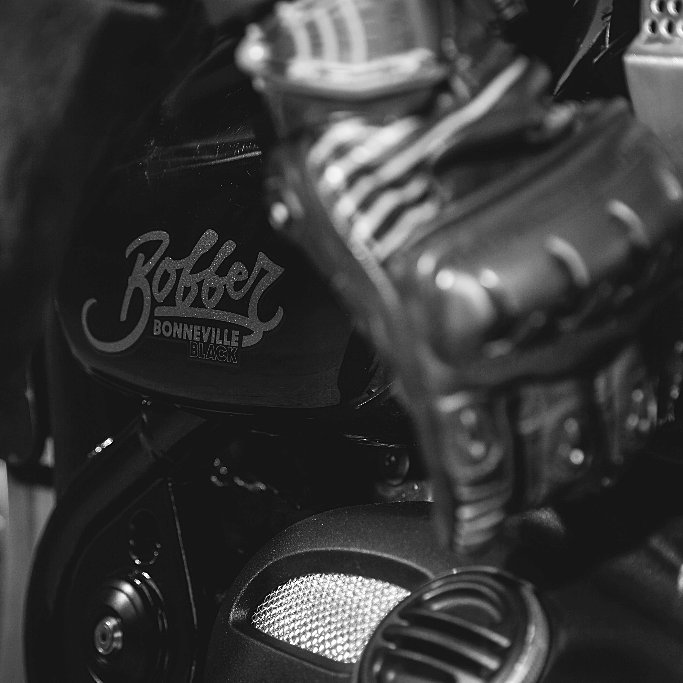 Coming soon... #triumph #bobberblack #bobber #shooting #custombikes #caferacer #caferacerporn #motorbikemag #apaphoto #motorbikephotography #photography #canon #canon5d @Triumph_Spain @TriumphOfficial @MotorbikeMag