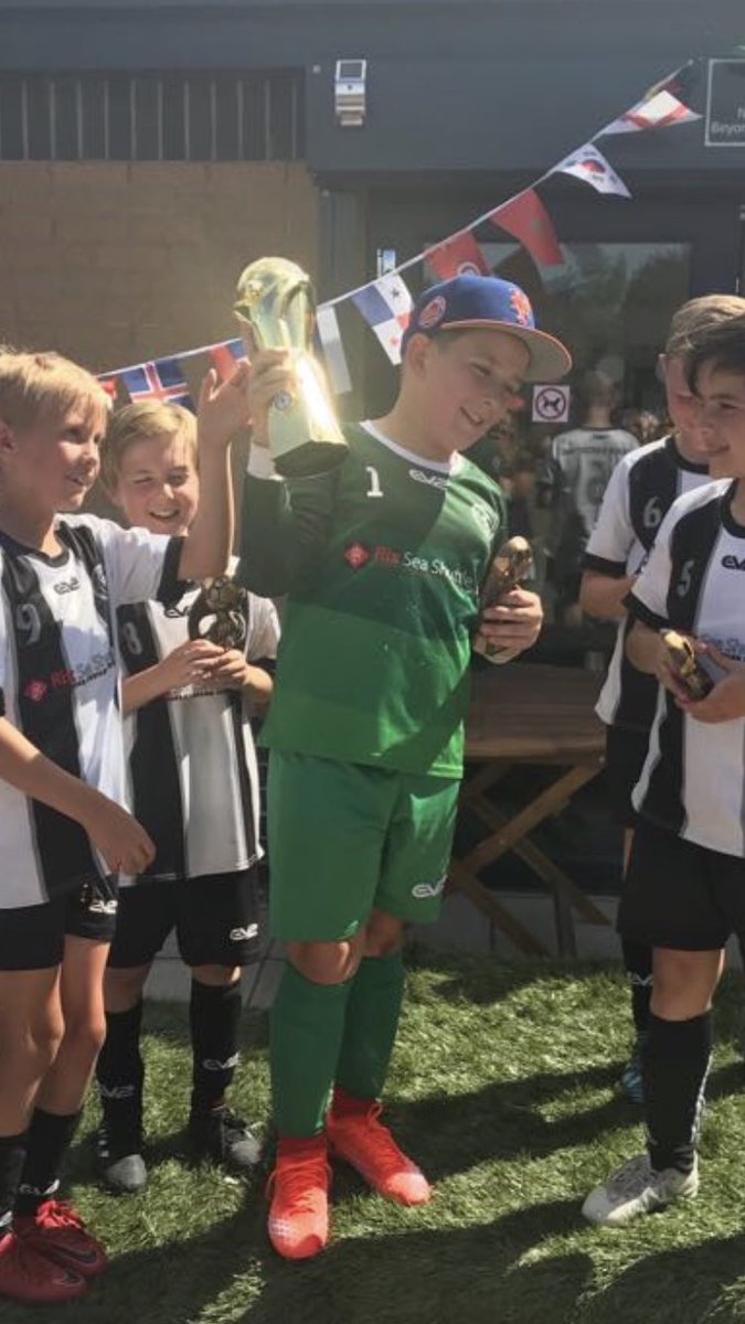 JdGoalkeeping's tweet photo. Well done to all the goalkeepers taking part in the tournaments today and a special mention to Doug and hessle sporting for winning there tournament ⚽️ https://t.co/iQks7TyBx5